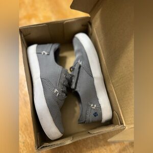 Sperry Top-Sider size 8.5 M Grey Boys